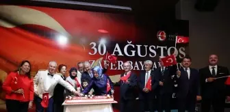 Eskişehir haber | Eskişehir Valisi Ayyıldız ve eşi 30 Ağustos Zafer Bayramı nedeniyle resepsiyon verdi