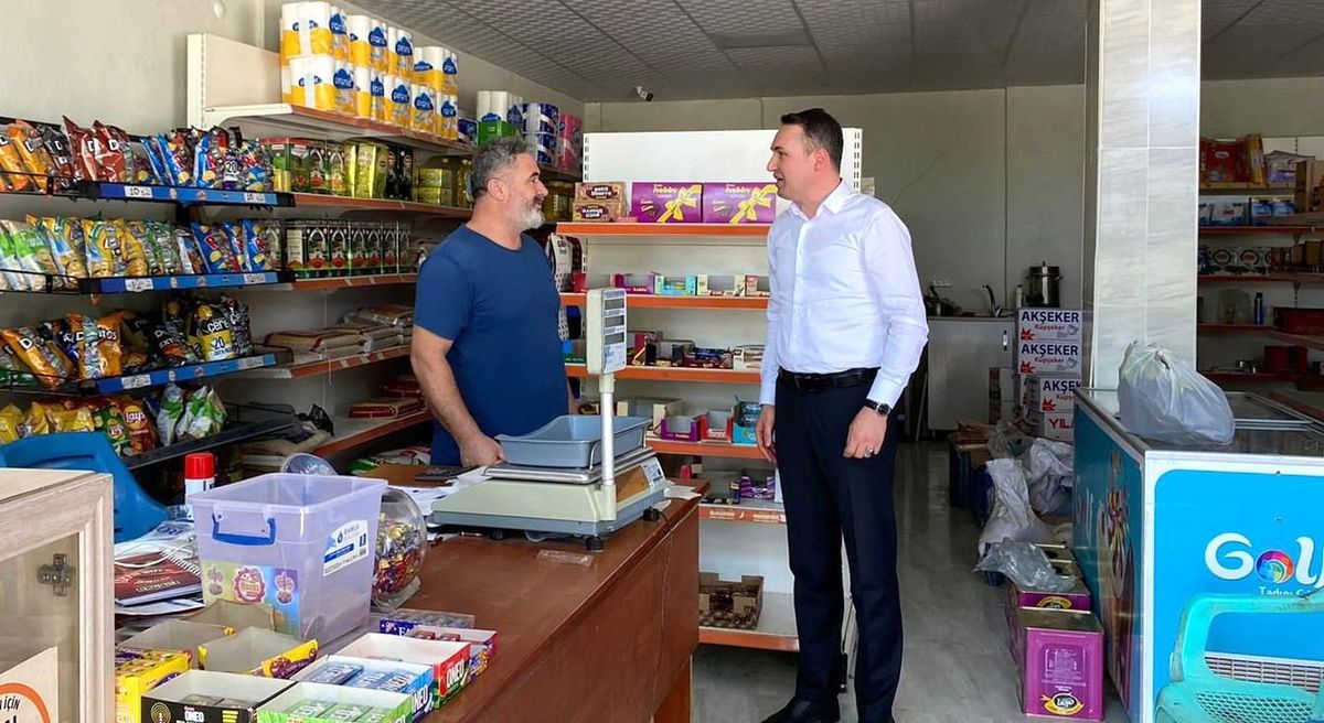 Adıyaman yerel haberi... Kaymakam Bakan, esnaflarla Samsat ticaretini değerlendirdi