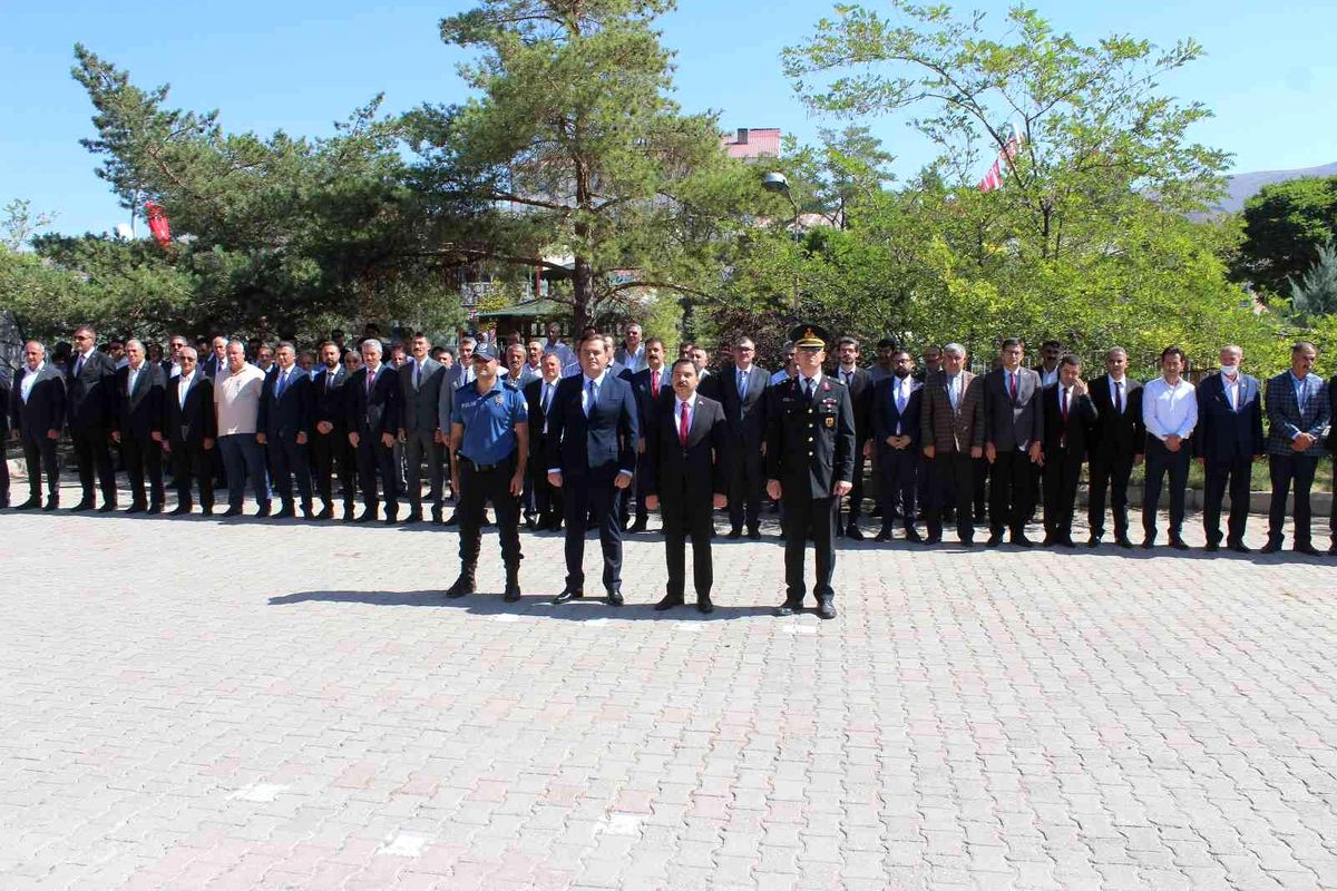 Van haberleri: Muradiye'de 30 Ağustos Zafer Bayramı törenle kutlandı