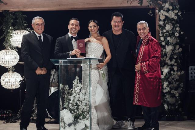 Oğuzhan Koç'un Eser ve İbrahim'i nikah şahidi yapmaması dikkat çekti