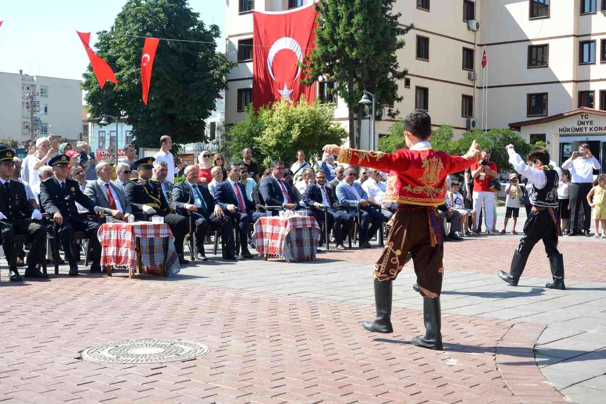 Ordu yerel haberleri | Ünye'de Zafer Bayramı kutlaması
