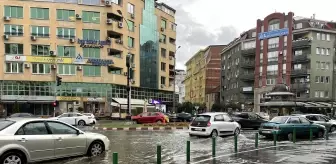 Üsküp'te rüzgar ve şiddetli yağmur hayatı olumsuz etkiledi