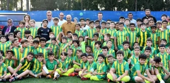 270 öğrencinin katıldığı yaz futbol okulu tamamlandı