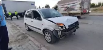 Son dakika haberi | Kamyon ile otomobilin çarpıştığı kazada 2 kişi yaralandı