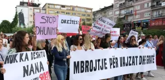 Kosova'da kadın ve kızların şiddetten korunması talebiyle protesto yürüyüşü düzenlendi