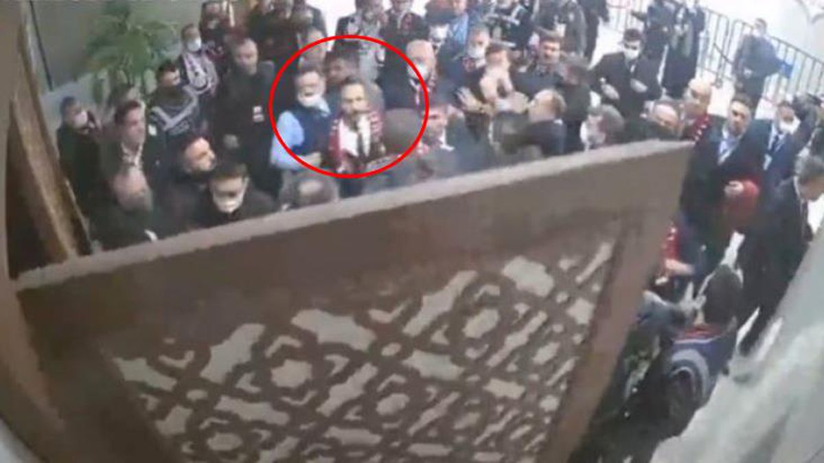 Kayseri'nin ardından Gaziantep'te de aynı görüntü! AK Partili bir başkan daha polislere saldırdı