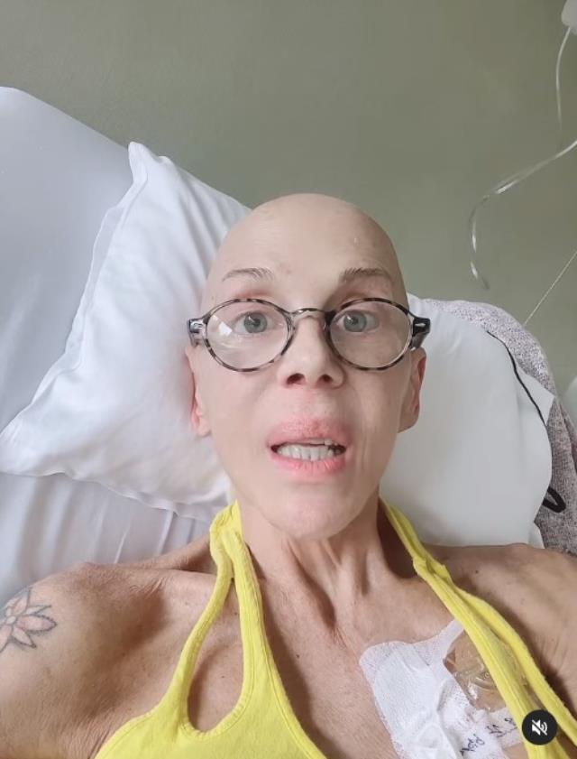 Akciğer kanseriyle mücadele eden Billur Kalkavan hastaneden sevenlerine seslendi: Atlatıyorum bu meseleyi