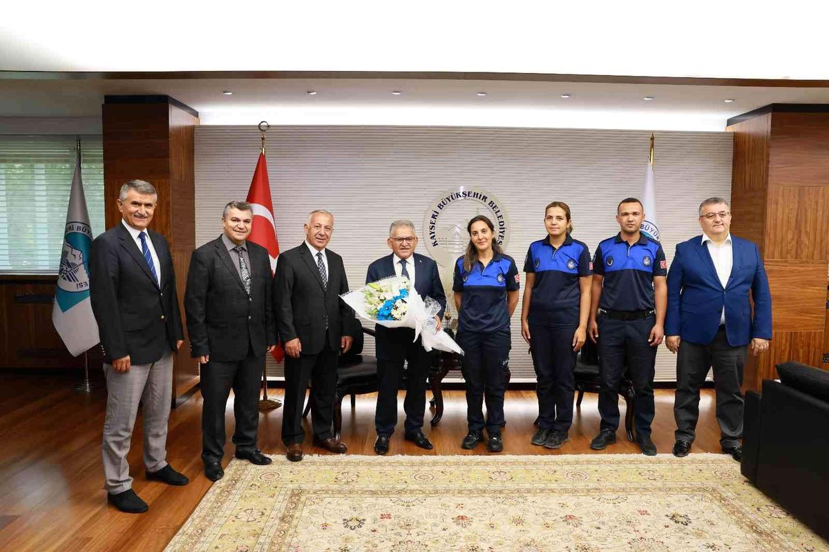 Büyükşehir zabıtasından Başkan Büyükkılıç'a 196. yıl dönümü ziyareti