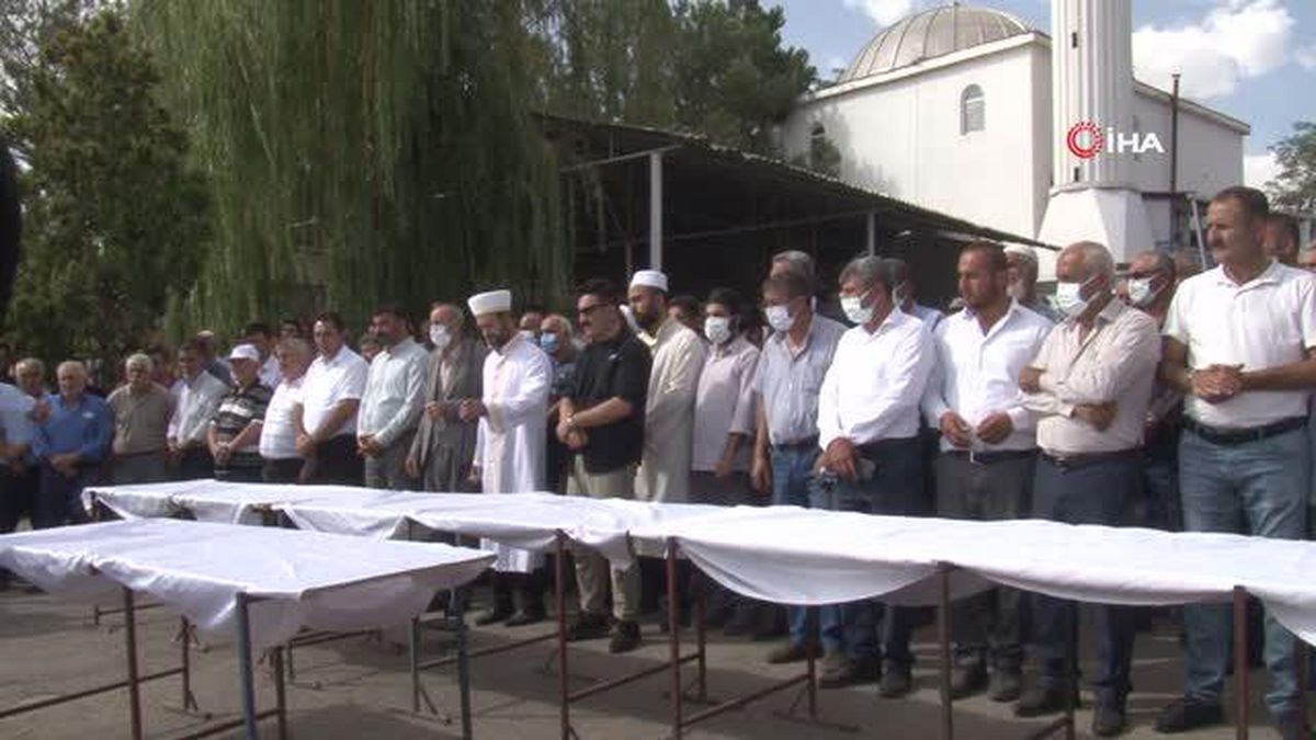 Malatya 3. sayfa haberleri | Düğün sevinci kabusa dönüştü... Feci kazada ölen 6 kişi Malatya'da defnedildi