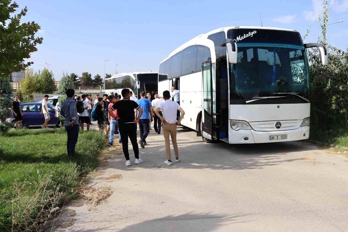 Malatya haber | Malatya'dan Milli Mücadele Kampına 164 genç uğurlandı