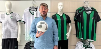 A. Denizlispor Başkanı Uz, kulübün resmi ürünlerinin satıldığı mağazaları ziyaret etti
