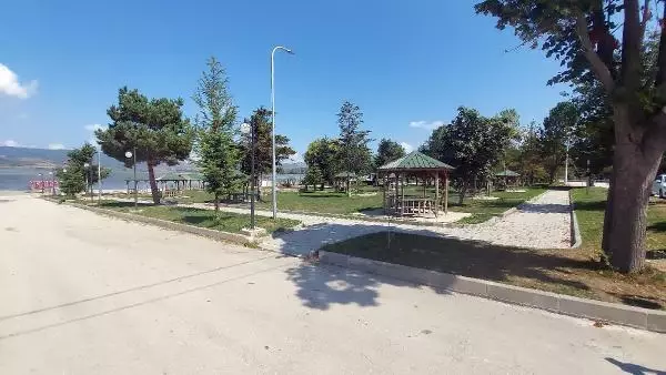 Kendisini ameliyat eden doktorun ismini parka veren belediye başkanına İYİ Parti'den tepki Kendisini ameliyat eden doktorun ismini parka veren belediye başkanına İYİ Parti'den tepki