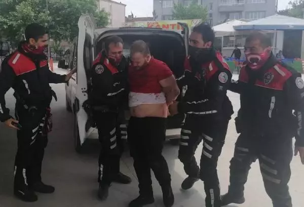 Eşini 21 defa bıçaklayıp, başörtüsüyle boğan cani kocaya müebbet hapis cezası verildi