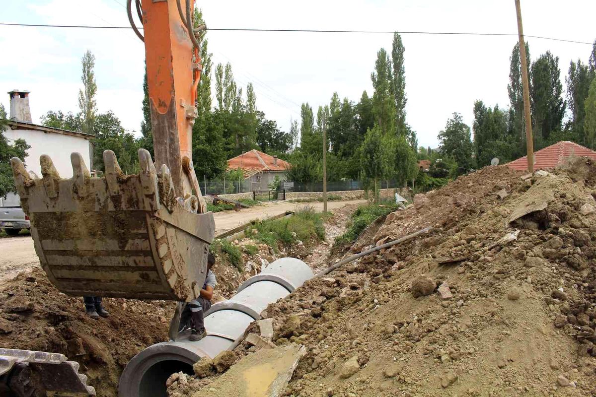 Büyükşehir'den Kırkpınar'da yağmur suyu çalışması