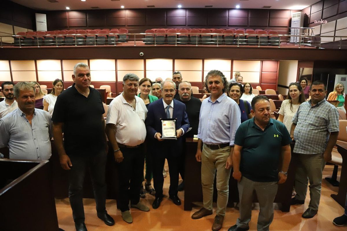 Gazimağusalı Muhtarlardan Yılmaz Büyükerşen'e Ziyaret
