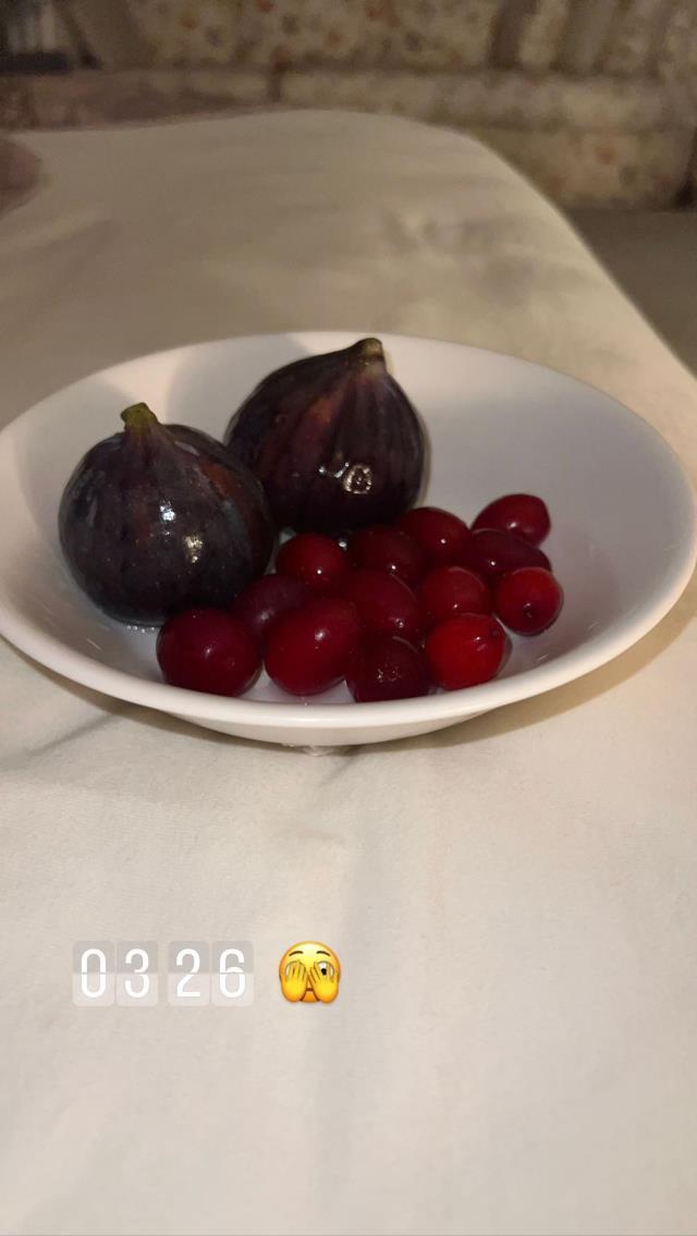 İkinci çocuğuna hamile olan Fahriye Evcen gece yarısı bakın neye aşerdi İkinci çocuğuna hamile olan Fahriye Evcen gece yarısı bakın neye aşerdi