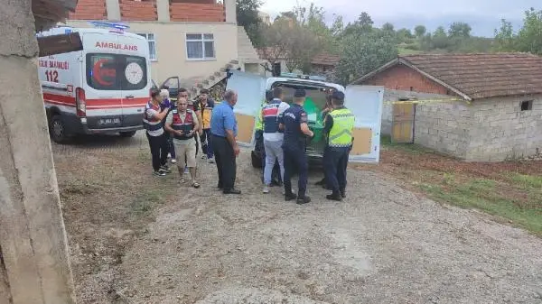 Annesini döven amcasını durdurmak isteyen yeğen 3 kurşunla öldürüldü Annesini döven amcasını durdurmak isteyen yeğen 3 kurşunla öldürüldü