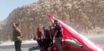 Yelkenkanatla uçuş yapan 2 kişi yola düştü! Durumları kritik