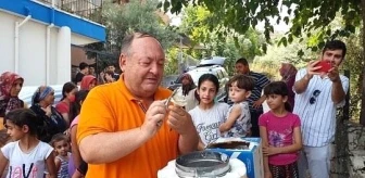 Belediye Başkanı Tarhan, vatandaşlara dondurma dağıttı