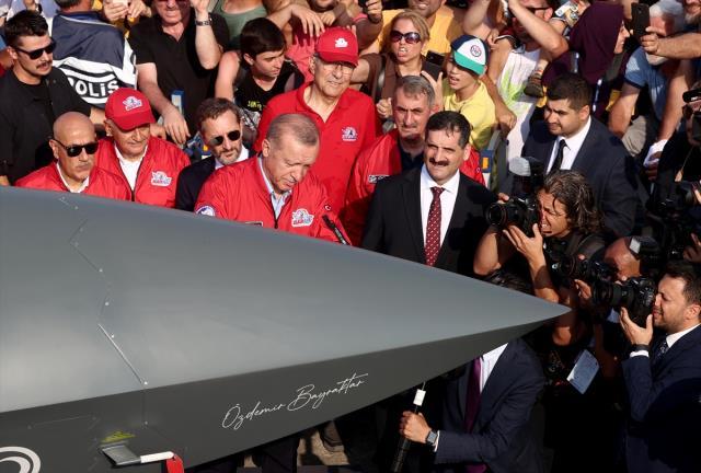 Cumhurbaşkanı Erdoğan aşkın tanımını yaptı, salonda uğultu koptu