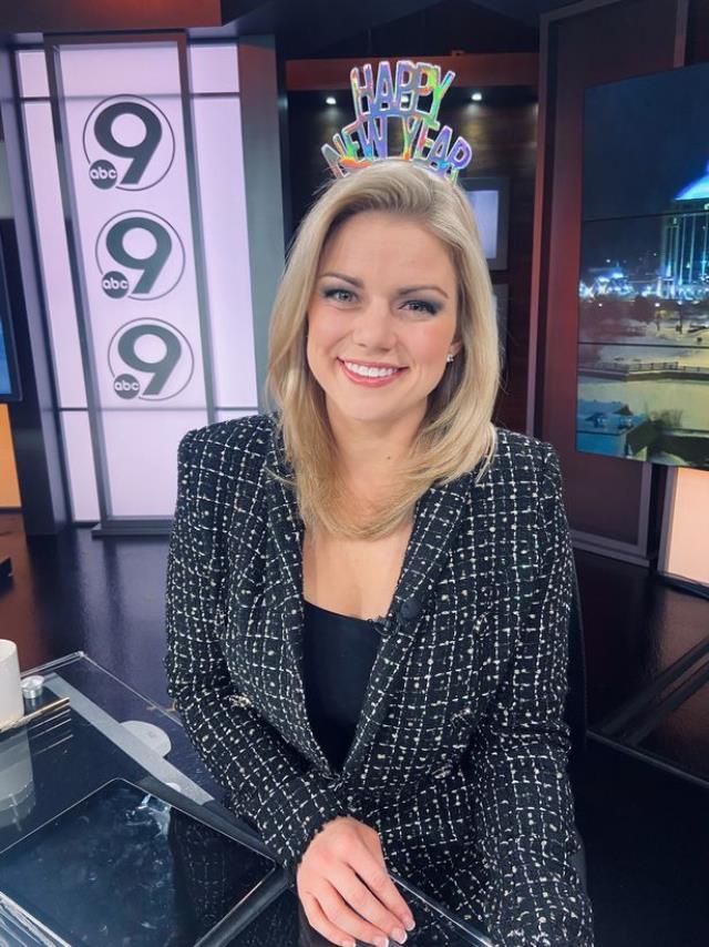 Evinde kendisinden başka bir kadının iç çamaşırını bulan haber spikeri intihar etti