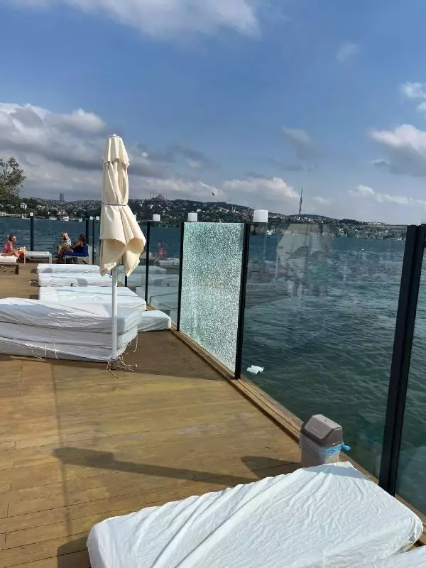 TFF binasına saldırının ardından Galatasaray Adası'na da kimliği belirsiz kişilerce ateş açıldı TFF binasına saldırının ardından Galatasaray Adası'na da kimliği belirsiz kişilerce ateş açıldı