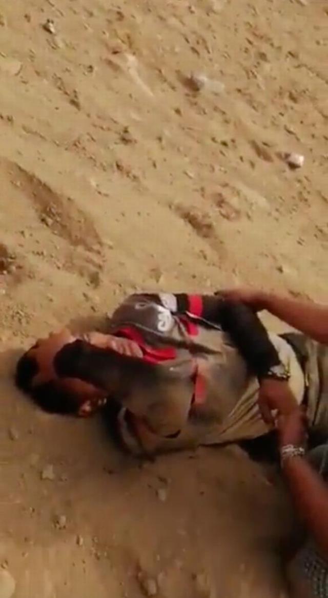 Kırmızı kart gösteren hakemi uçurumdan aşağı attılar! Fotoğraflar hayli ürkütücü