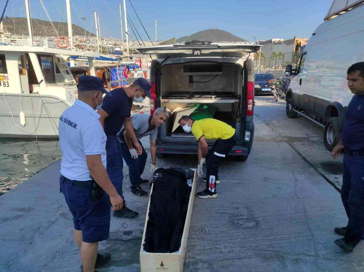 Aydın 3. sayfa haberi | Kuşadası'nda Türk karasularına itilen düzensiz göçmenler yakalandı