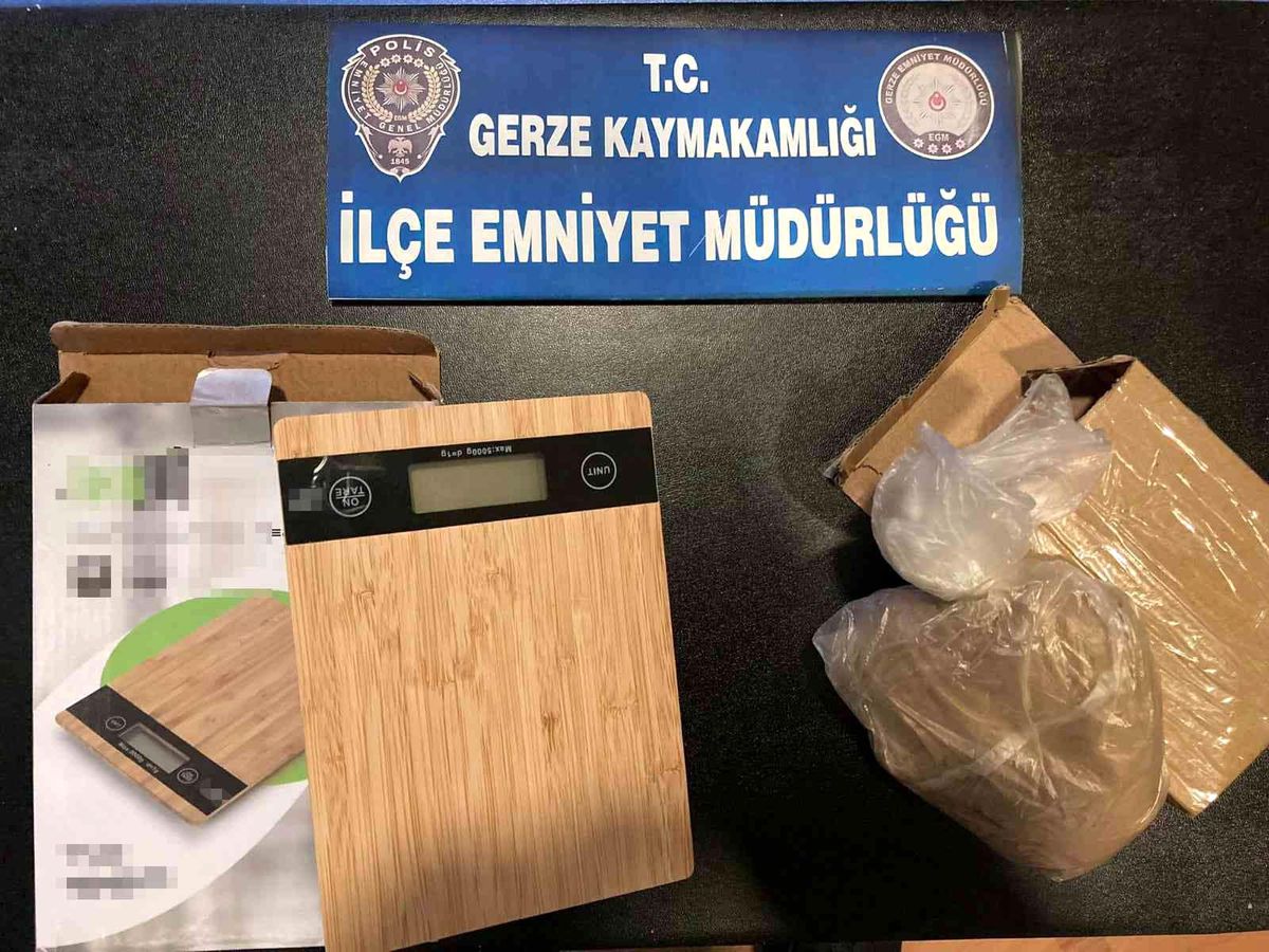 Son dakika haberi: Polis kontrolünde durdurulan araçtan uyuşturucu çıktı