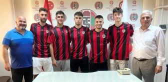 Turgutluspor altyapı oyuncularıyla profesyonel sözleşme imzaladı
