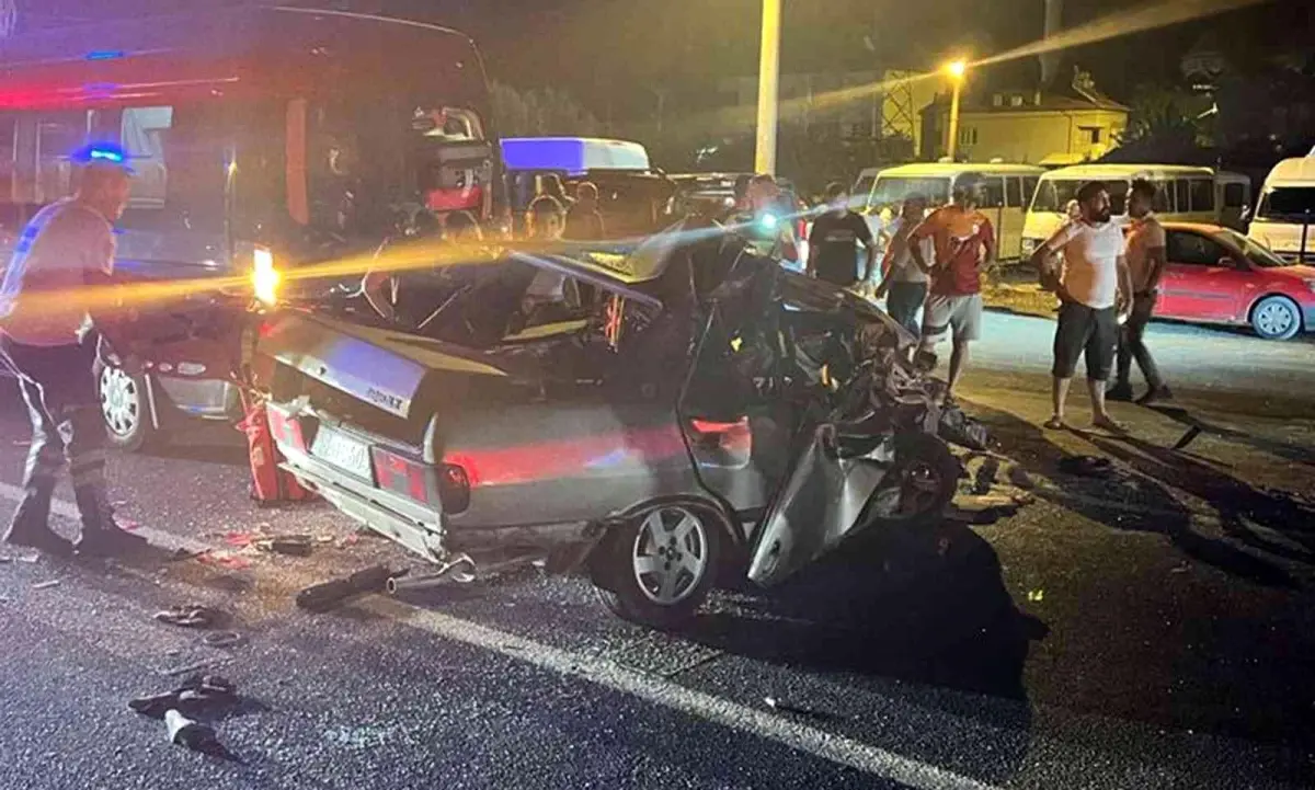 Son dakika haber: İki otomobilin yarışı kazaya neden oldu: 1 ağır yaralı