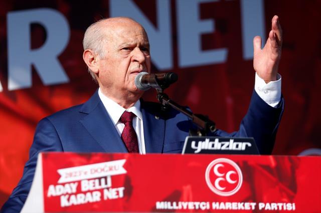 Sahalara inen Bahçeli'nin Pir Sultan Abdal'ın diye okuduğu şiir, solcu şaire ait çıktı