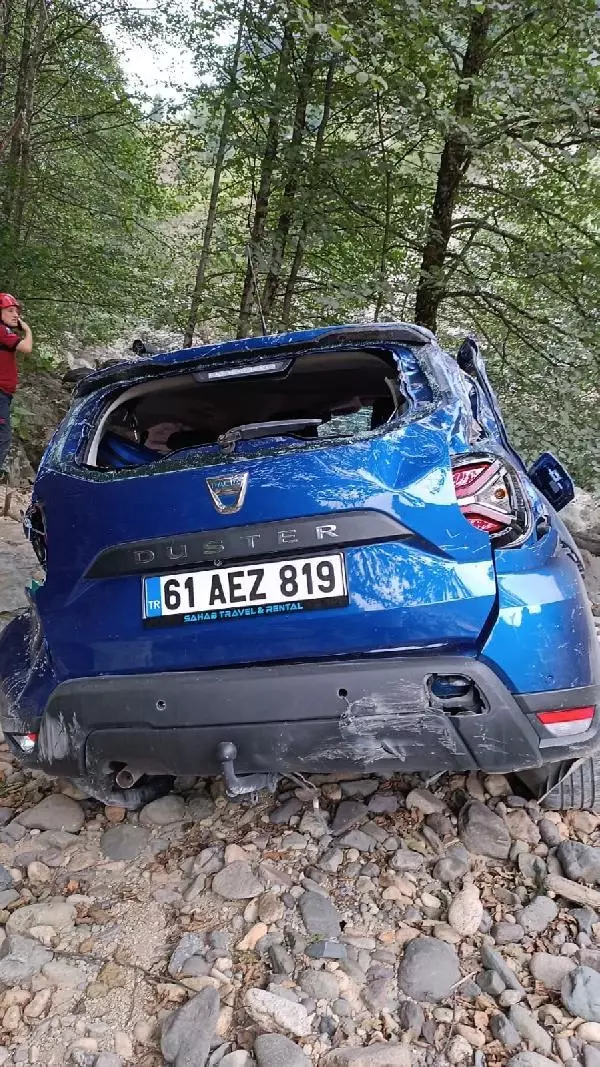 Son dakika haber: Sürücü manzarayı fotoğraflarken uçuruma yuvarlanan cipteki kadın turist öldü Son dakika haber: Sürücü manzarayı fotoğraflarken uçuruma yuvarlanan cipteki kadın turist öldü