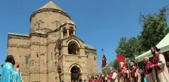 Tarihi Akdamar Kilisesi'nde 10'uncu ayin (2)