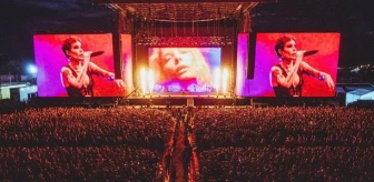 'Yenge' formunda! Yıldız şarkıcı Halsey, konserinde Türkçe konuştu, ortalık yıkıldı