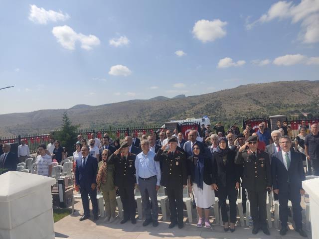 10 yıl önceki mühimmat deposu patlamasında oğlu şehit düşen babanın sözleri yürek dağladı 10 yıl önceki mühimmat deposu patlamasında oğlu şehit düşen babanın sözleri yürek dağladı