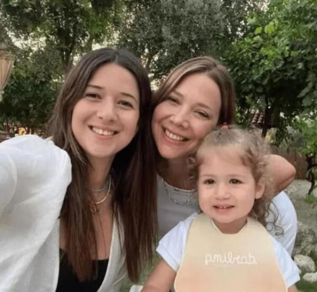 Acun Ilıcalı gözlerden uzak büyüyen torununun fotoğrafını paylaştı, herkes tek kişiye benzetti