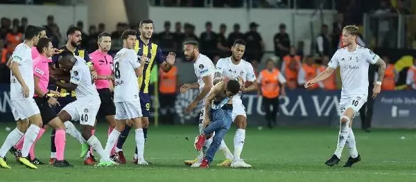 Olaylı maçın kahramanı Beşiktaşlı futbolcu Oğuzhan Akgün, sessizliğini bozdu Olaylı maçın kahramanı Beşiktaşlı futbolcu Oğuzhan Akgün, sessizliğini bozdu