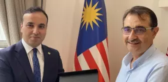 Enerji ve Tabii Kaynaklar Bakanı Dönmez, YEE'nin Malezya'daki merkezini ziyaret etti
