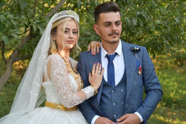 Gören seçim var sanır! Şırnak'ta ilginç takı geleneği Gören seçim var sanır! Şırnak'ta ilginç takı geleneği