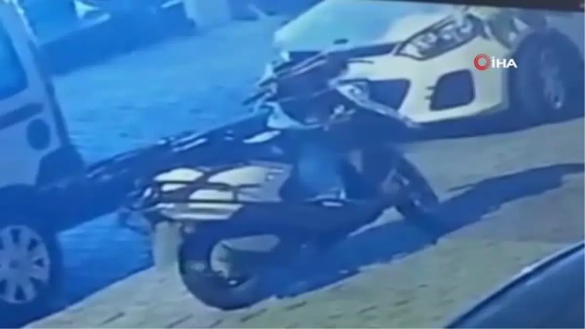 Kağıthane'de maskeli iki kişi motosikleti böyle çaldı