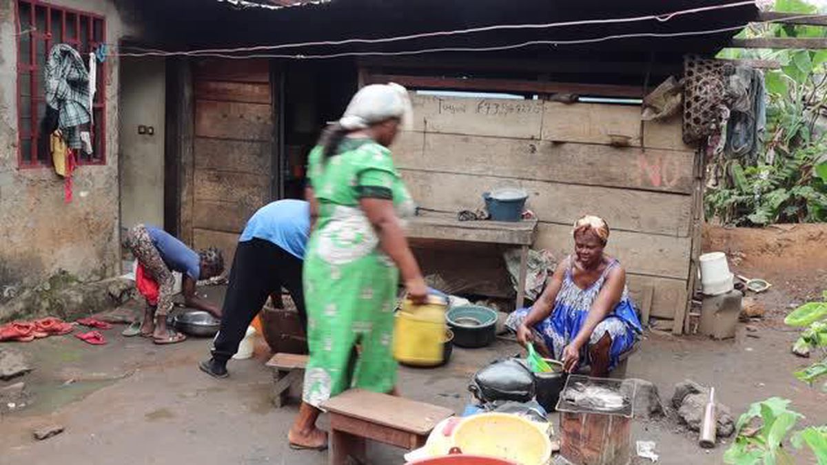Kamerun'da hızlı yemek kültürü 'Tourne-dos' yaygınlaşıyor