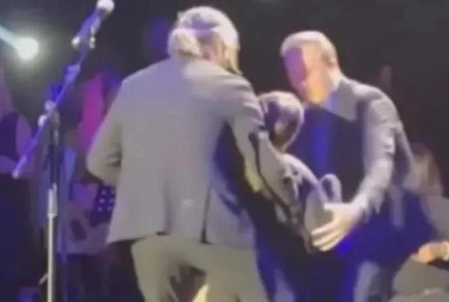 Konserde baygınlık geçirmişti! İzel'den sağlık durumuyla ilgili açıklama geldi