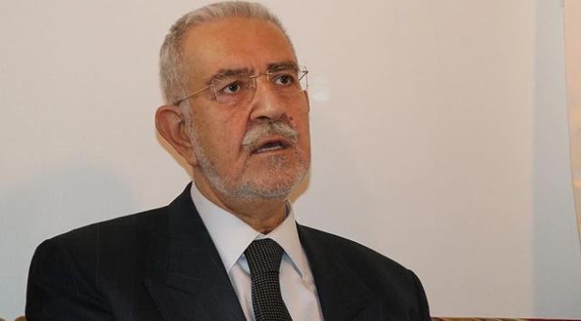 Mutasavvıf ve yazar Ömer Tuğrul İnançer'e veda! Cenazesi yüzlerce kişinin omuzlarında taşındı Mutasavvıf ve yazar Ömer Tuğrul İnançer'e veda! Cenazesi yüzlerce kişinin omuzlarında taşındı