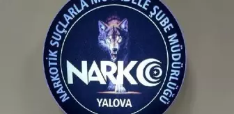 Otomobildeki kokaini narkotik köpeği 'Gölge' buldu