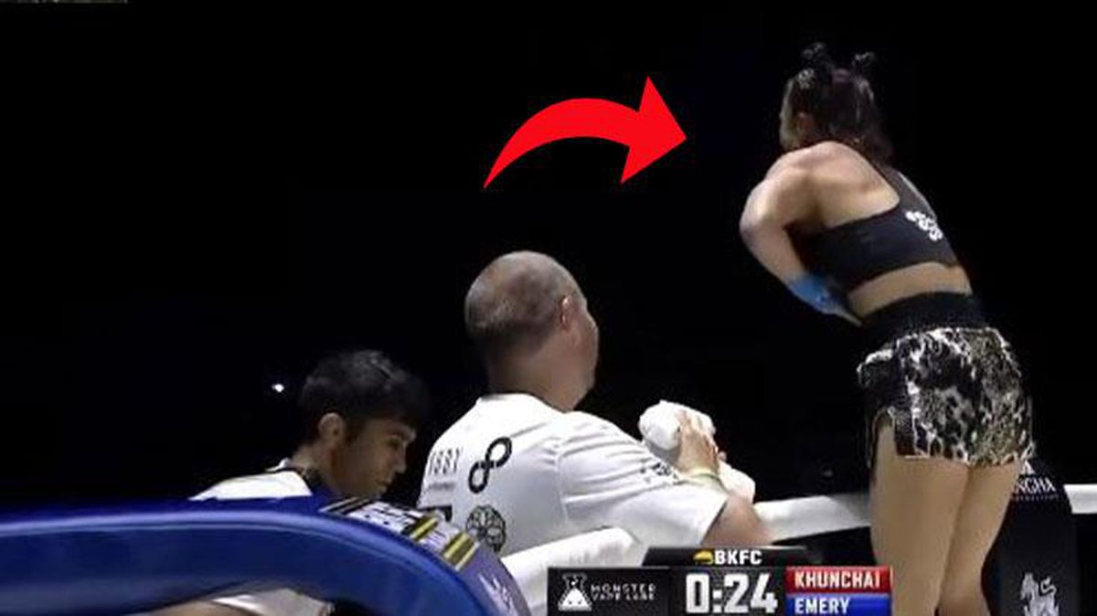 Ringde rakibini yenen kadın sporcu göğüslerini açarak sevindi, izleyiciler dondu kaldı