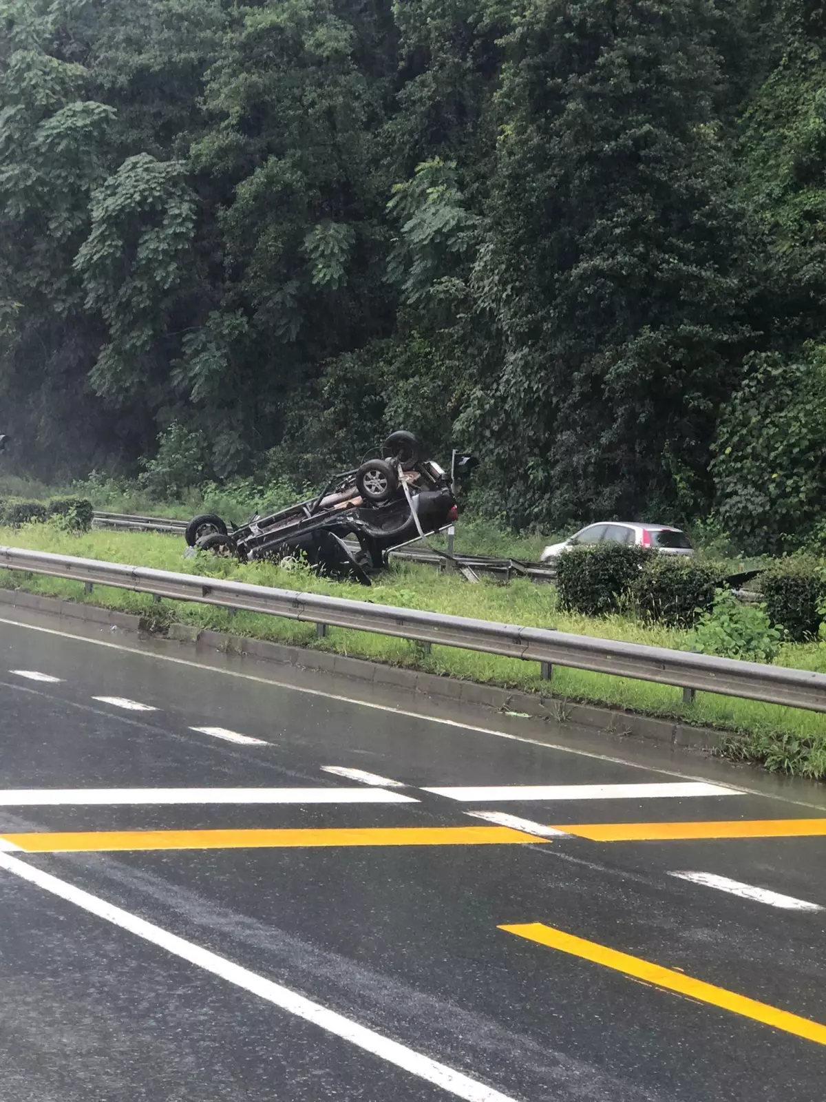 Son Dakika | Rize'de kamyonetin devrildiği kazada 2 kişi yaralandı