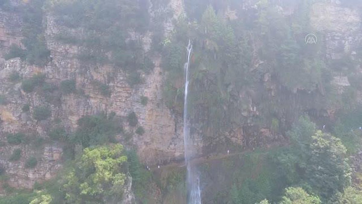 Şarlayan Şelalesi doğaseverleri ağırladı