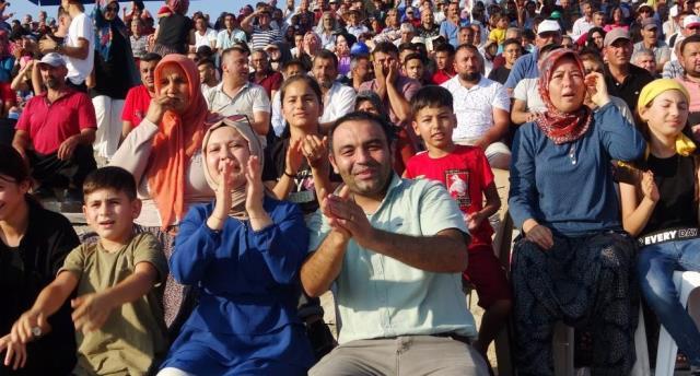 Süper Lig maçını aratmayan köy turnuvasını binlerce kişi takip etti