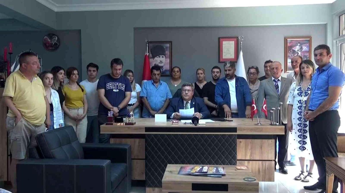 İzmir haber | TDP İzmir İl Başkanı ve 12 ilçe başkanı istifa etti